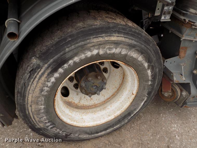 image for item DY9035 2005 Sterling Acterra street sweeper