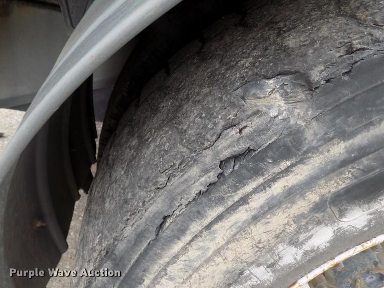 image for item DY9035 2005 Sterling Acterra street sweeper