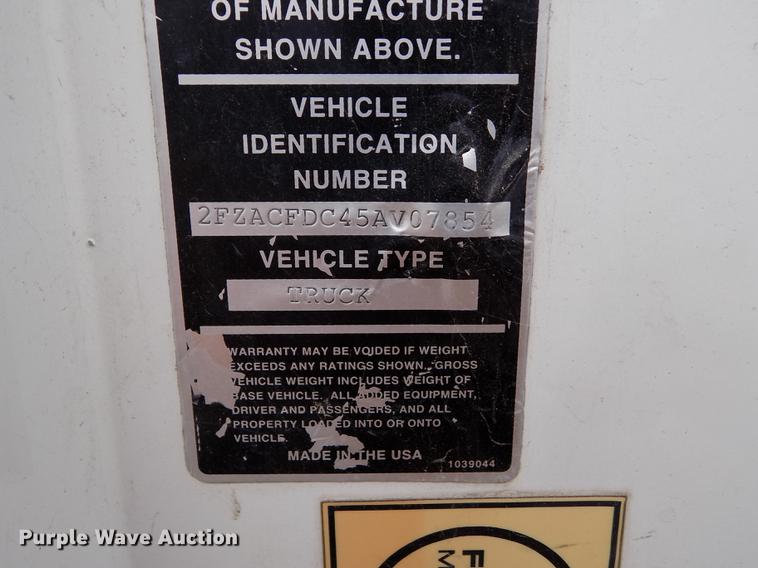 image for item DY9035 2005 Sterling Acterra street sweeper