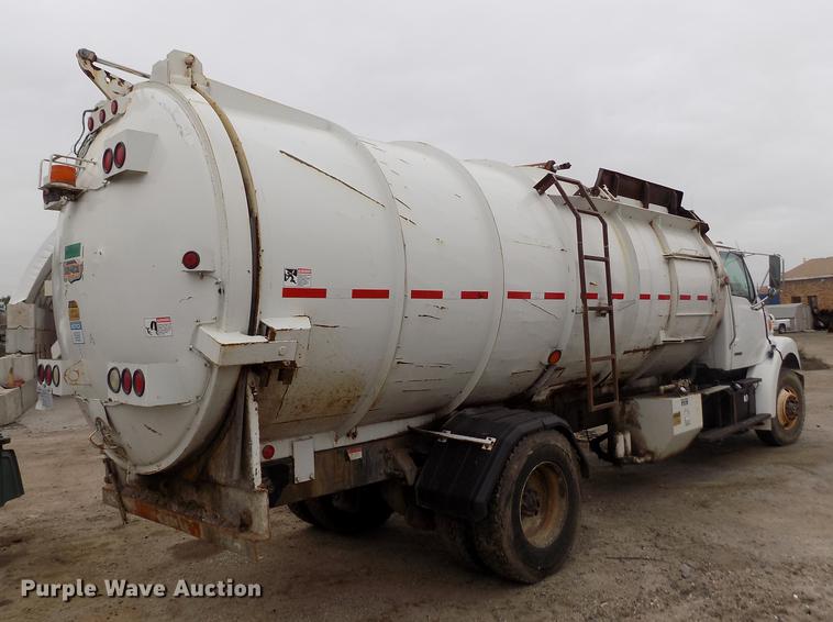 image for item DY9036 2004 Sterling L-Line refuse truck