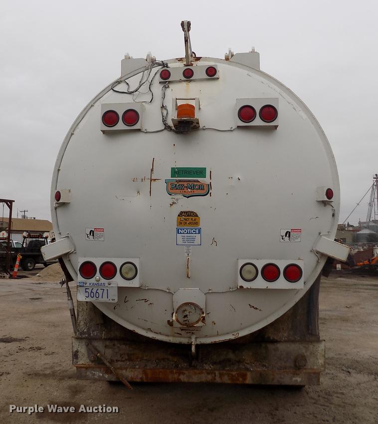 image for item DY9036 2004 Sterling L-Line refuse truck