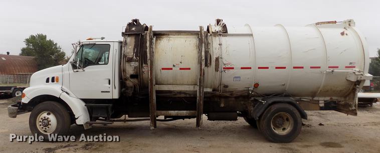 image for item DY9036 2004 Sterling L-Line refuse truck
