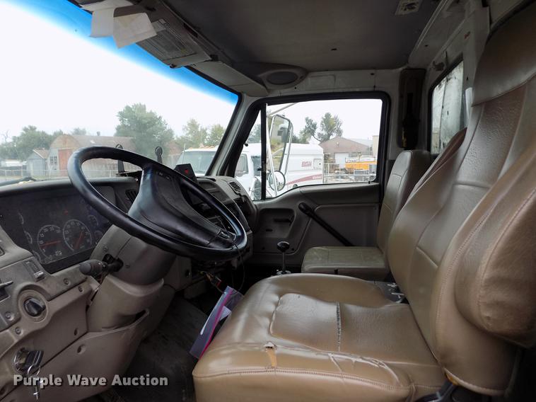 image for item DY9036 2004 Sterling L-Line refuse truck