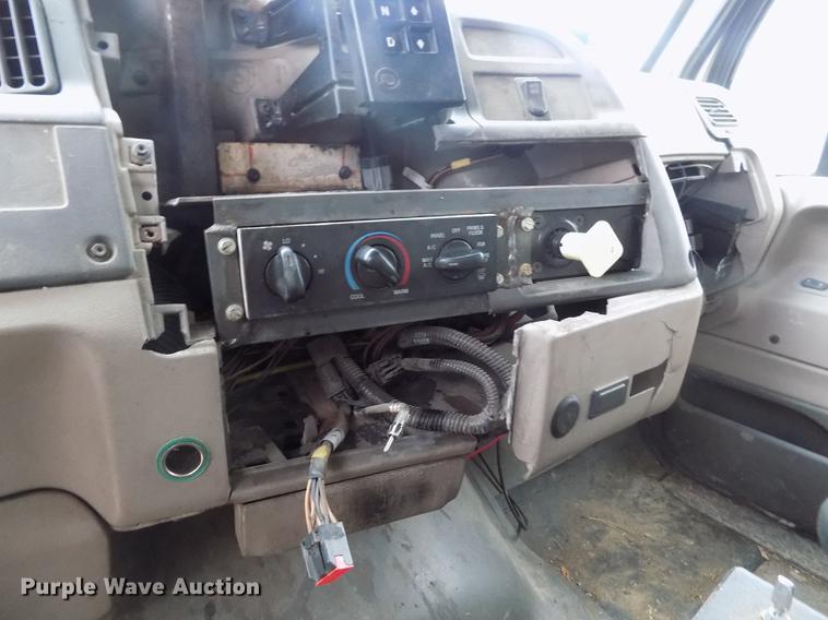 image for item DY9036 2004 Sterling L-Line refuse truck