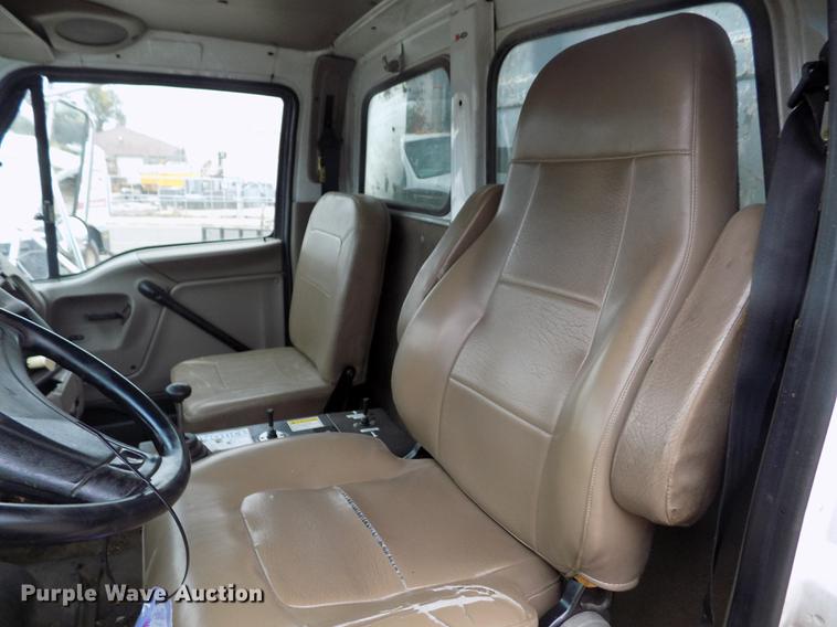 image for item DY9036 2004 Sterling L-Line refuse truck