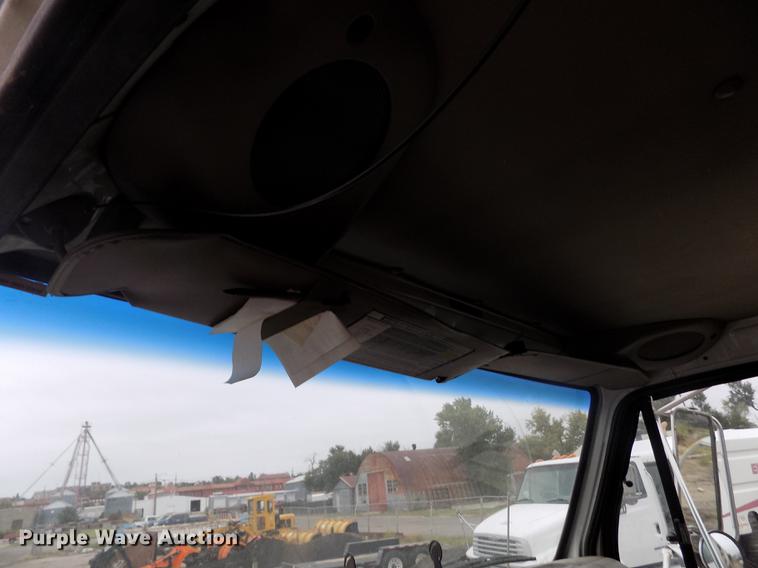 image for item DY9036 2004 Sterling L-Line refuse truck