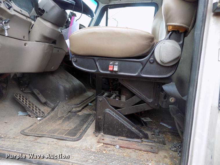 image for item DY9036 2004 Sterling L-Line refuse truck