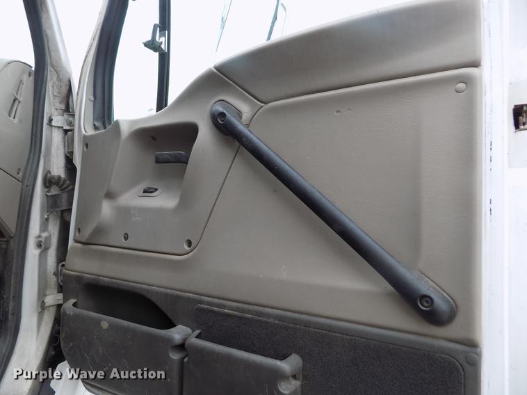 image for item DY9036 2004 Sterling L-Line refuse truck