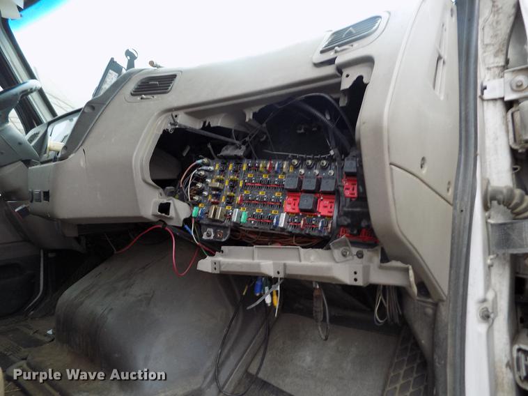 image for item DY9036 2004 Sterling L-Line refuse truck