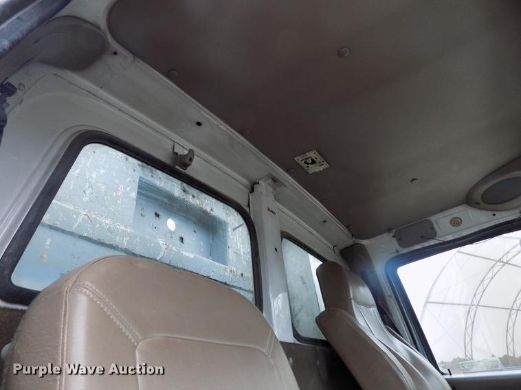 image for item DY9036 2004 Sterling L-Line refuse truck