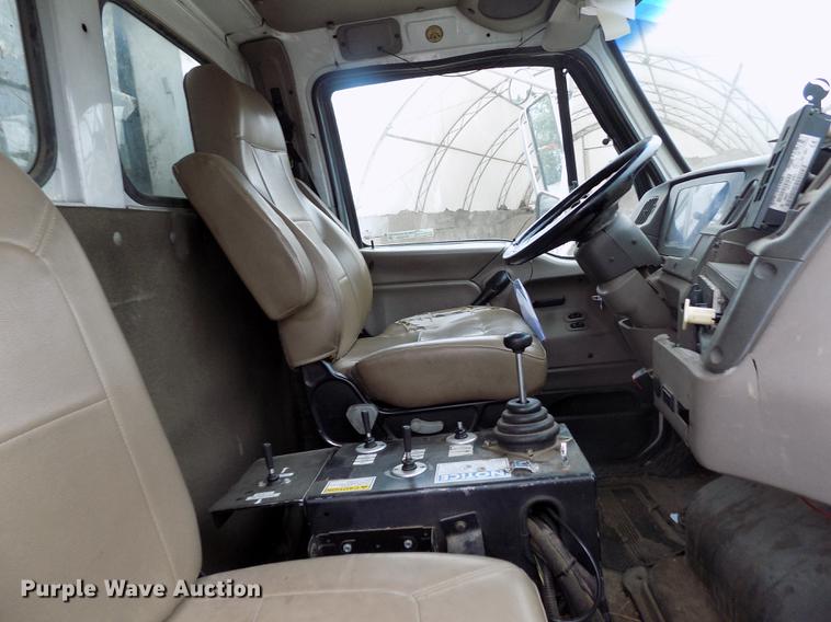 image for item DY9036 2004 Sterling L-Line refuse truck