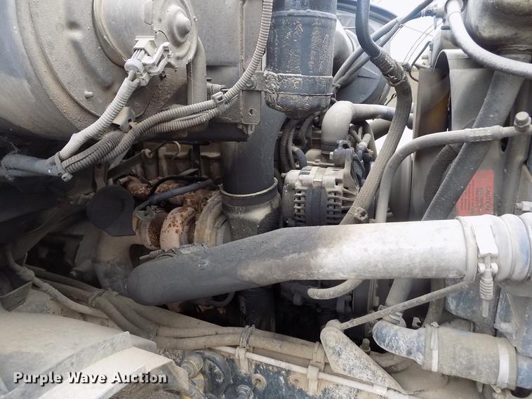 image for item DY9036 2004 Sterling L-Line refuse truck