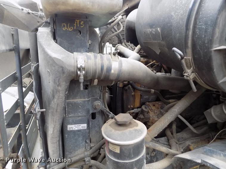 image for item DY9036 2004 Sterling L-Line refuse truck