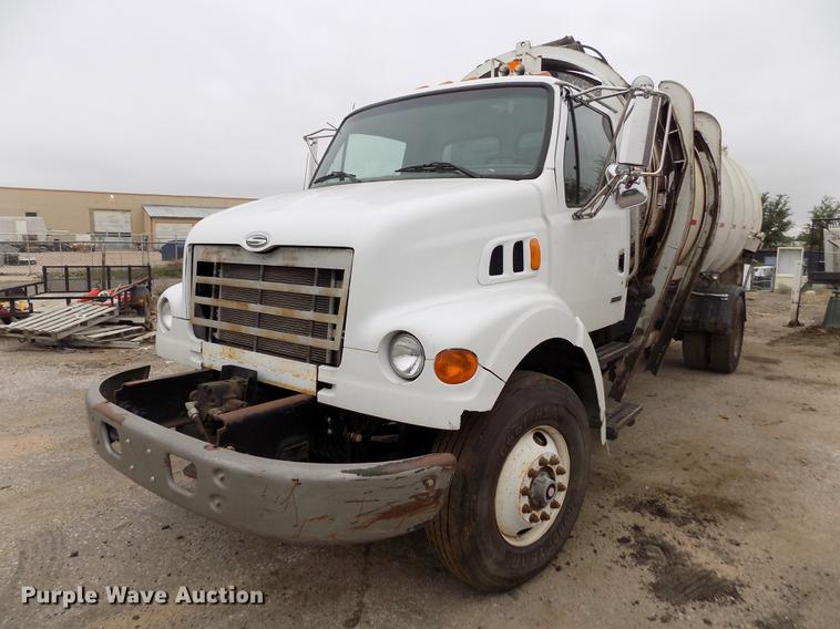 image for item DY9036 2004 Sterling L-Line refuse truck