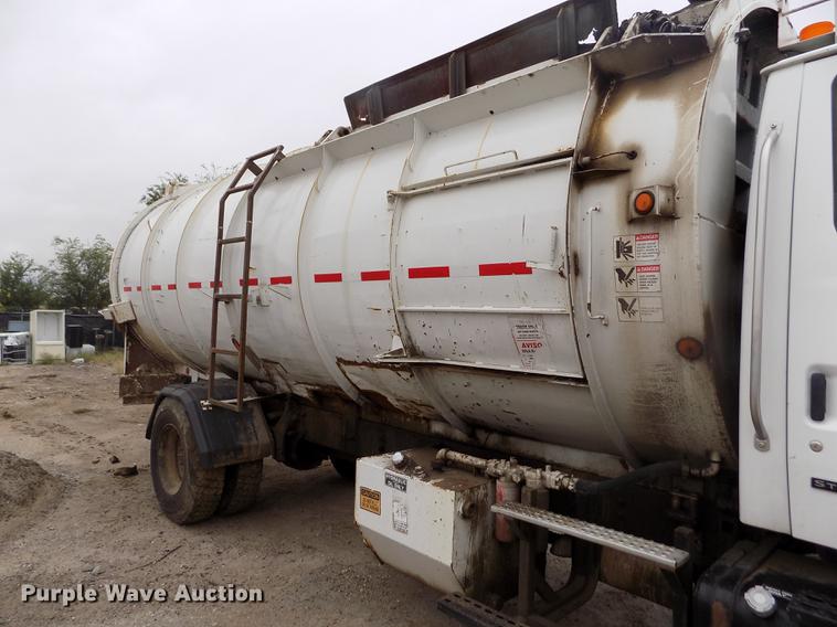 image for item DY9036 2004 Sterling L-Line refuse truck