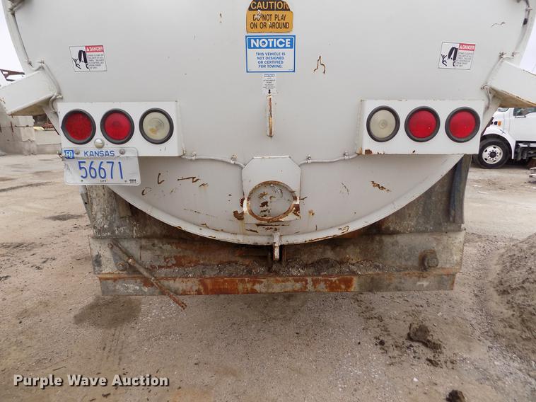 image for item DY9036 2004 Sterling L-Line refuse truck