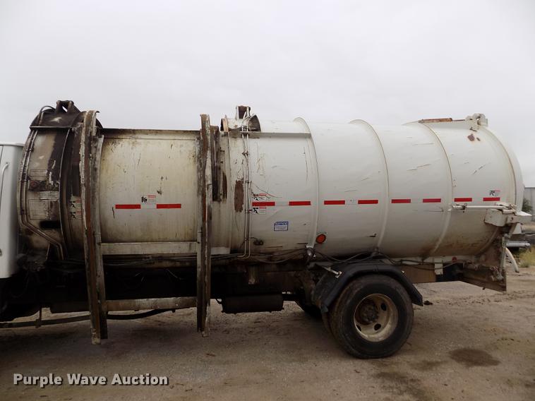 image for item DY9036 2004 Sterling L-Line refuse truck