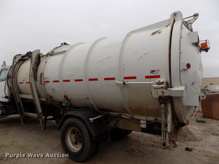 image for item DY9036 2004 Sterling L-Line refuse truck