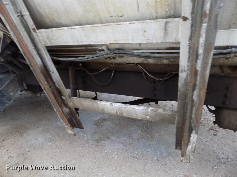 image for item DY9036 2004 Sterling L-Line refuse truck