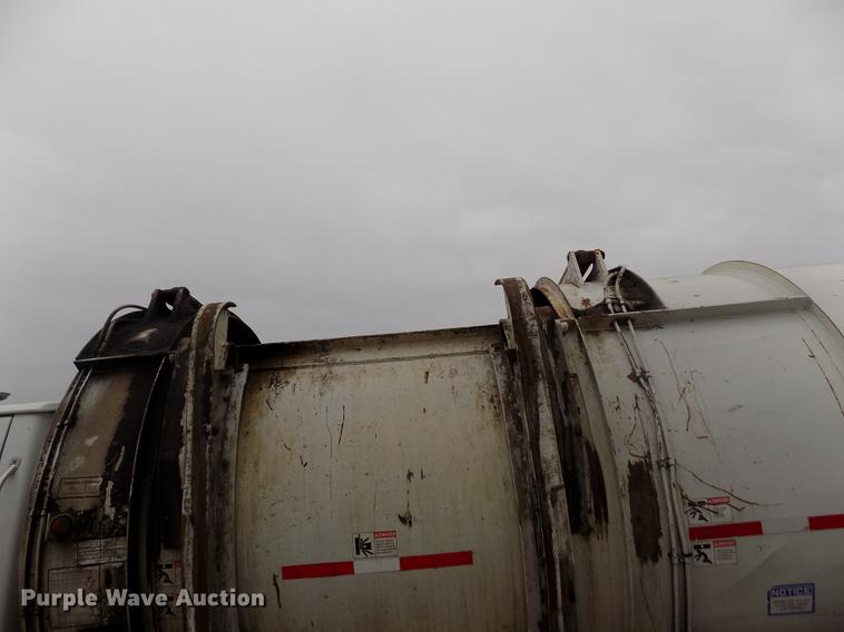 image for item DY9036 2004 Sterling L-Line refuse truck