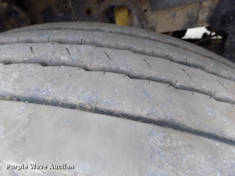 image for item DY9036 2004 Sterling L-Line refuse truck