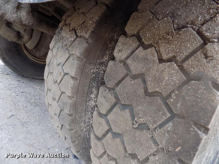 image for item DY9036 2004 Sterling L-Line refuse truck