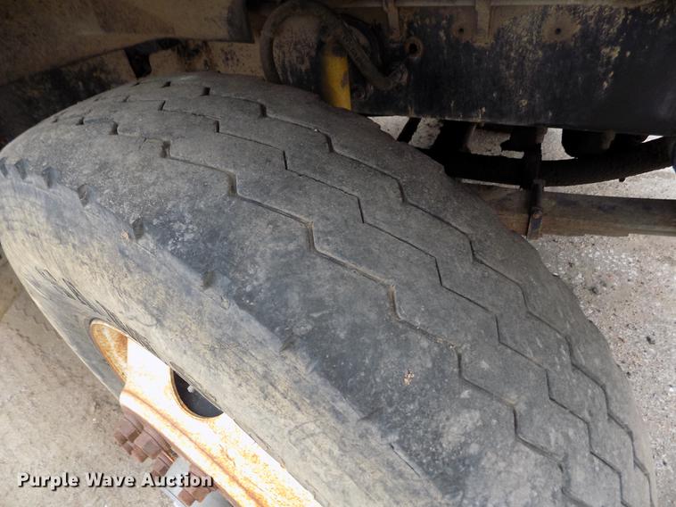 image for item DY9036 2004 Sterling L-Line refuse truck