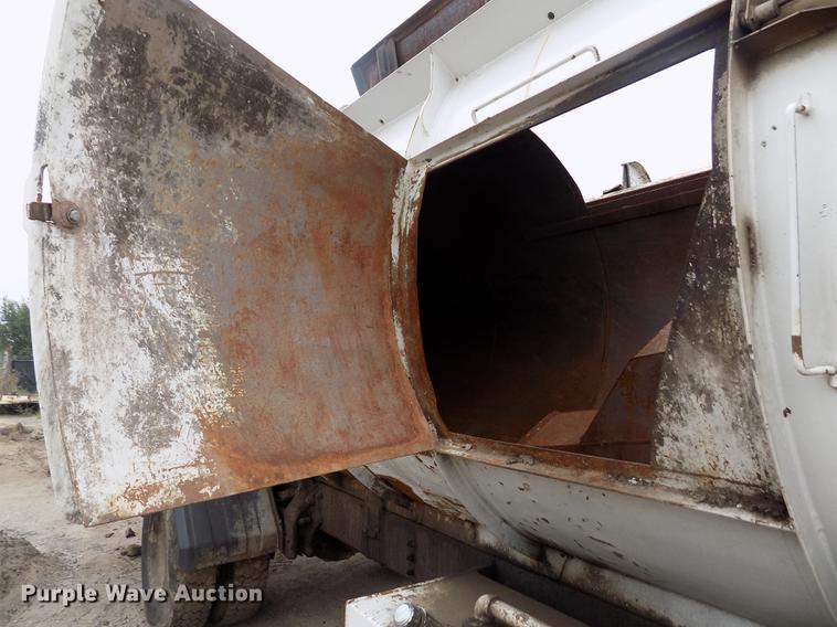 image for item DY9036 2004 Sterling L-Line refuse truck