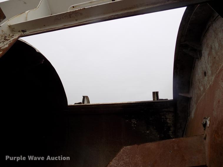 image for item DY9036 2004 Sterling L-Line refuse truck