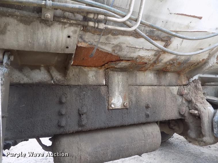 image for item DY9036 2004 Sterling L-Line refuse truck