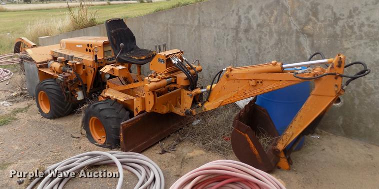 image for item DY9069 1974 Case Davis 30T4 trencher