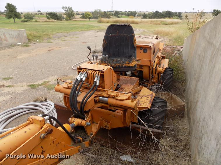 image for item DY9069 1974 Case Davis 30T4 trencher