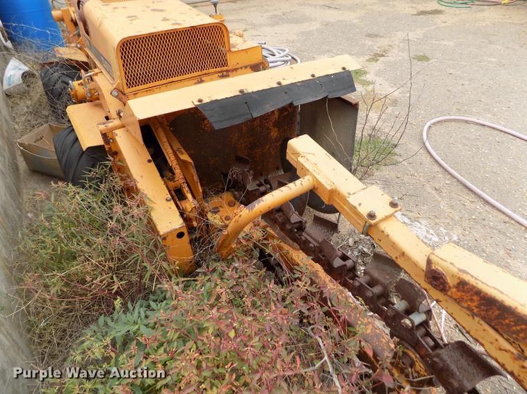 image for item DY9069 1974 Case Davis 30T4 trencher