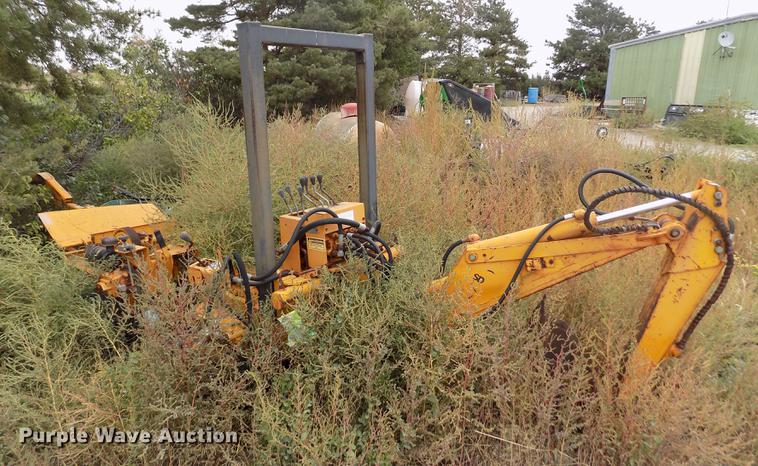 image for item DY9069 1974 Case Davis 30T4 trencher