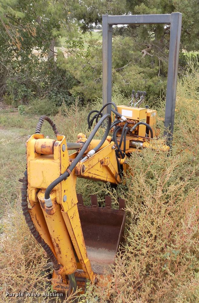 image for item DY9069 1974 Case Davis 30T4 trencher