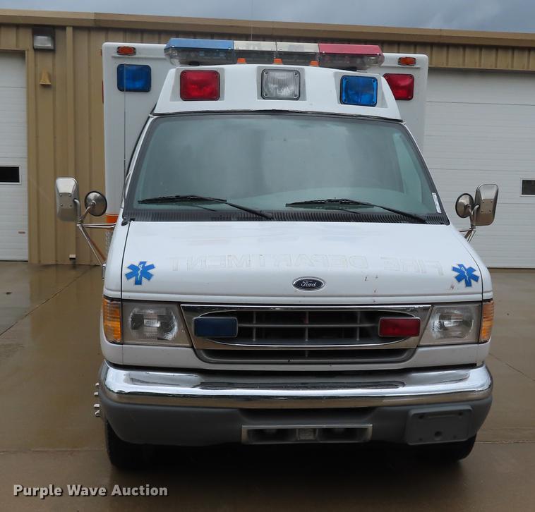 image for item EI9988 1999 Ford Econoline E450 ambulance