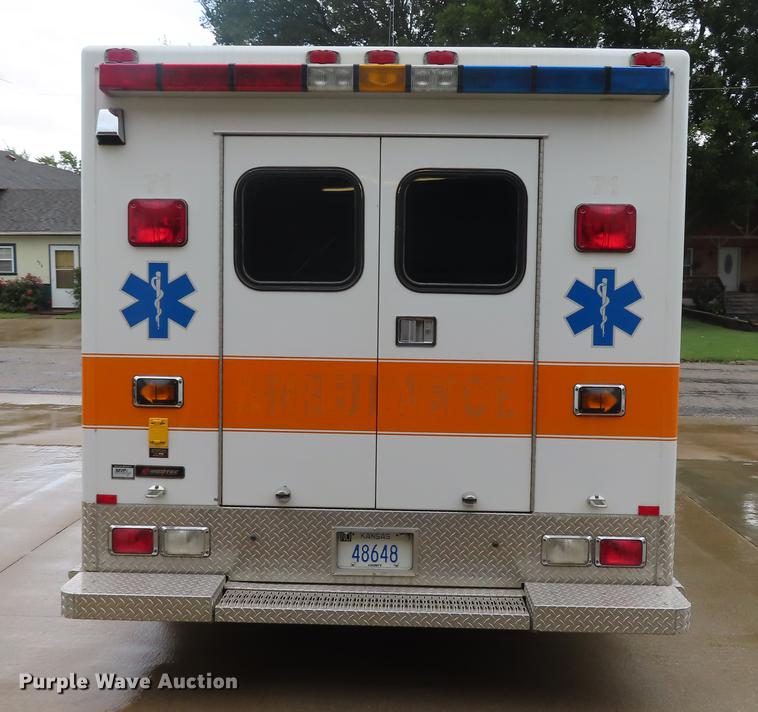 image for item EI9988 1999 Ford Econoline E450 ambulance