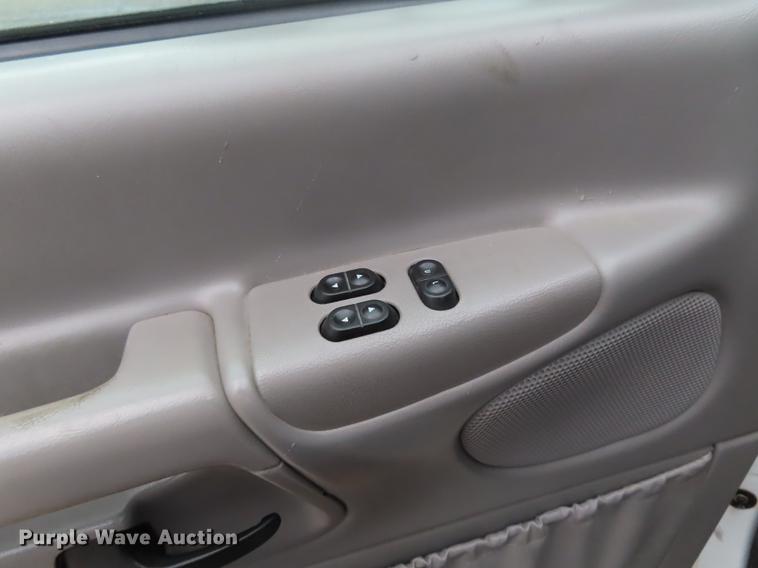 image for item EI9988 1999 Ford Econoline E450 ambulance