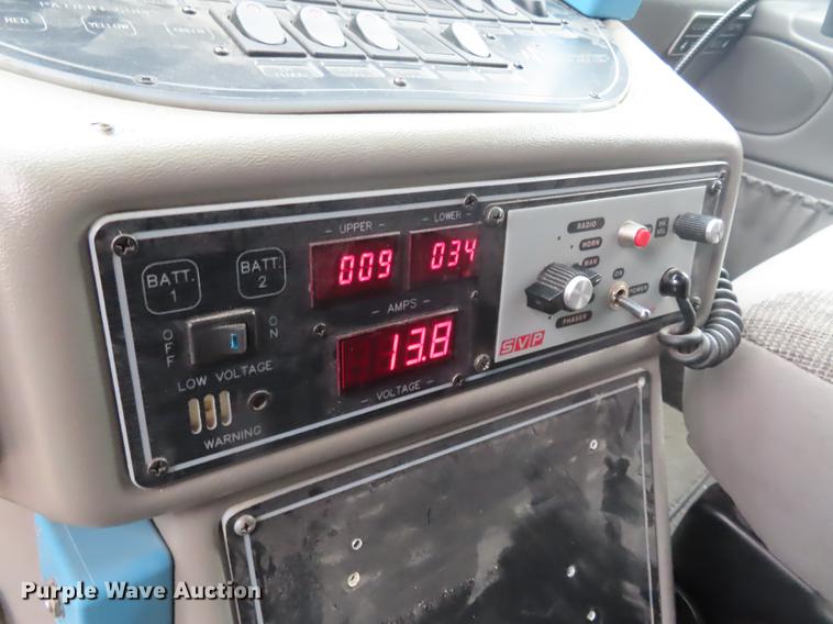 image for item EI9988 1999 Ford Econoline E450 ambulance