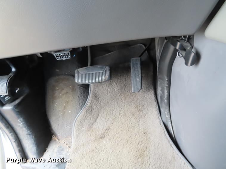 image for item EI9988 1999 Ford Econoline E450 ambulance