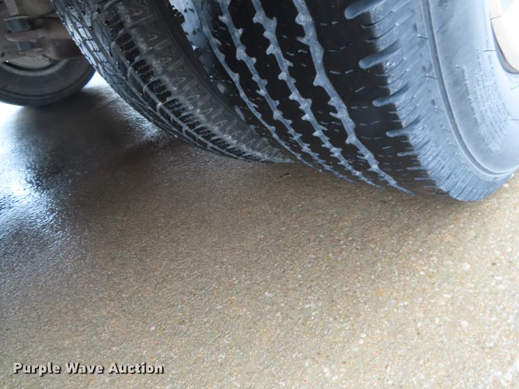 image for item EI9988 1999 Ford Econoline E450 ambulance