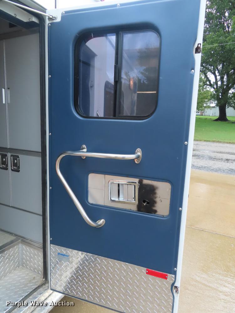 image for item EI9988 1999 Ford Econoline E450 ambulance
