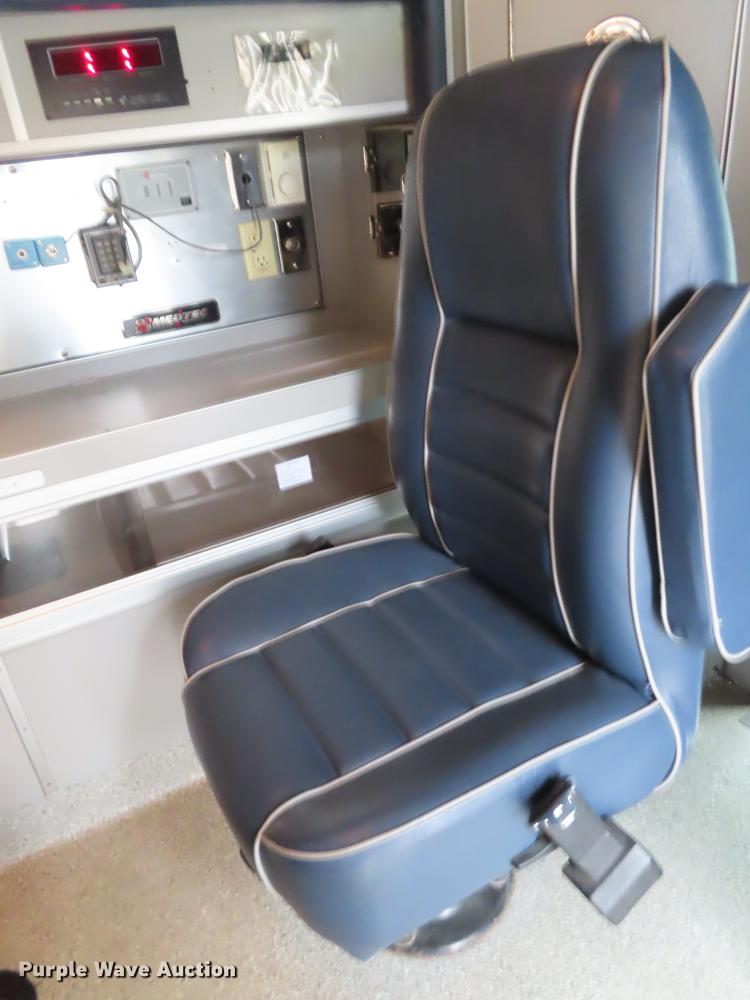 image for item EI9988 1999 Ford Econoline E450 ambulance