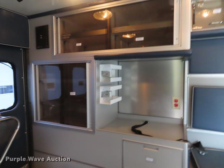 image for item EI9988 1999 Ford Econoline E450 ambulance