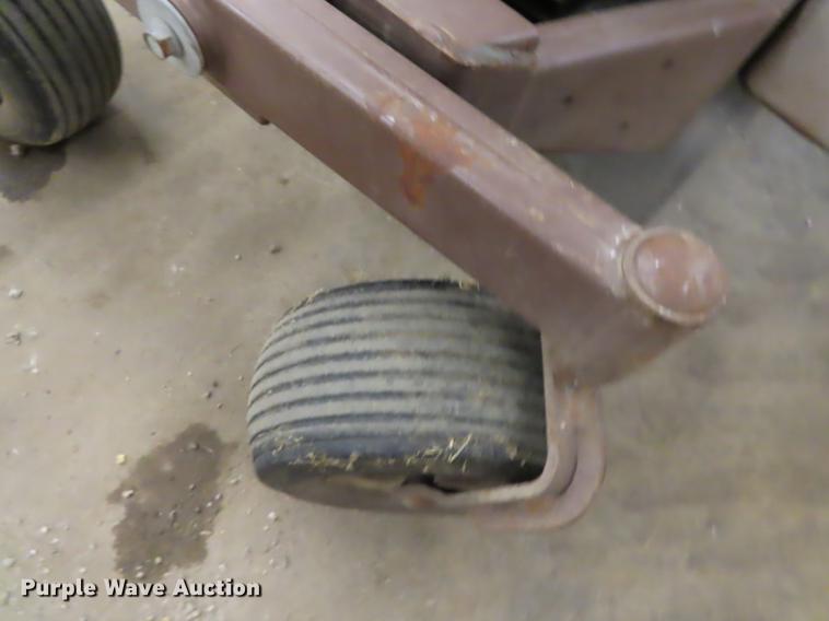 image for item EI9994 Grasshopper 725 lawn mower