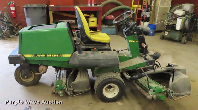image for item EI9995 John Deere 2243 greens lawn mower