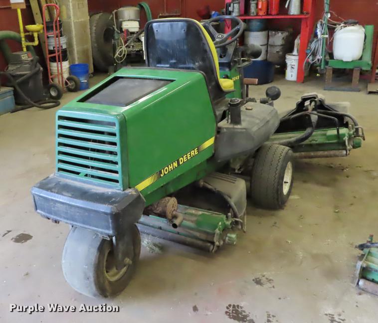 image for item EI9995 John Deere 2243 greens lawn mower
