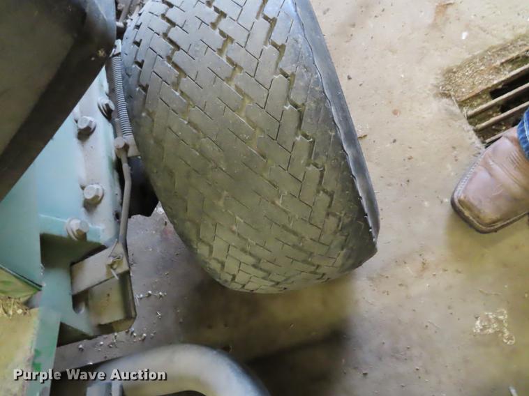 image for item EI9995 John Deere 2243 greens lawn mower