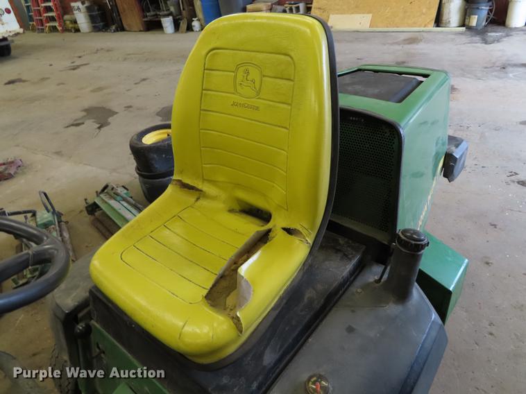 image for item EI9995 John Deere 2243 greens lawn mower