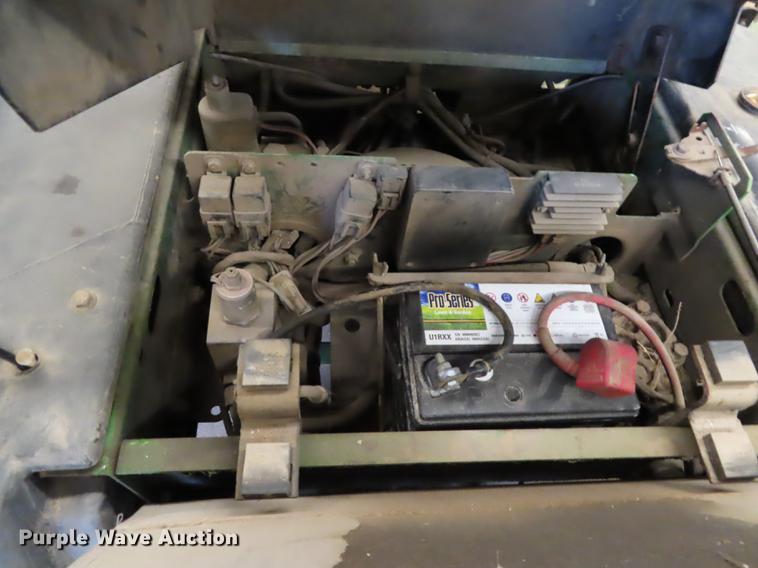 image for item EI9995 John Deere 2243 greens lawn mower